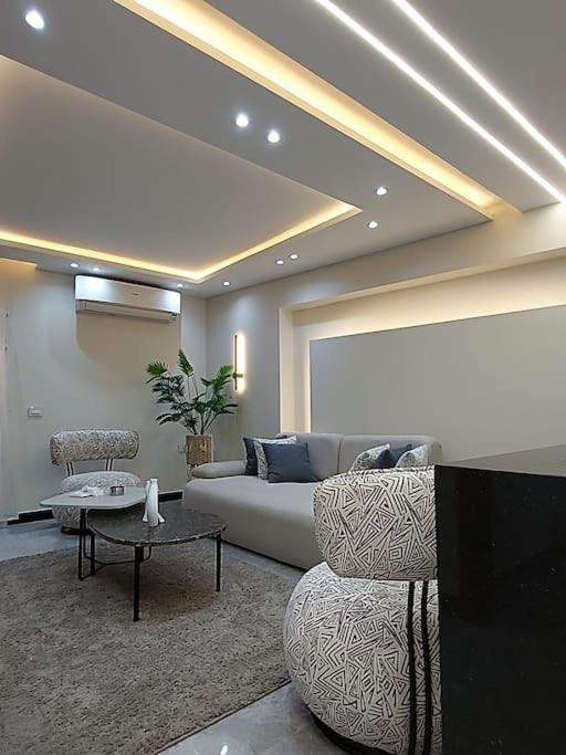 غرفتين بالدقي Apartment