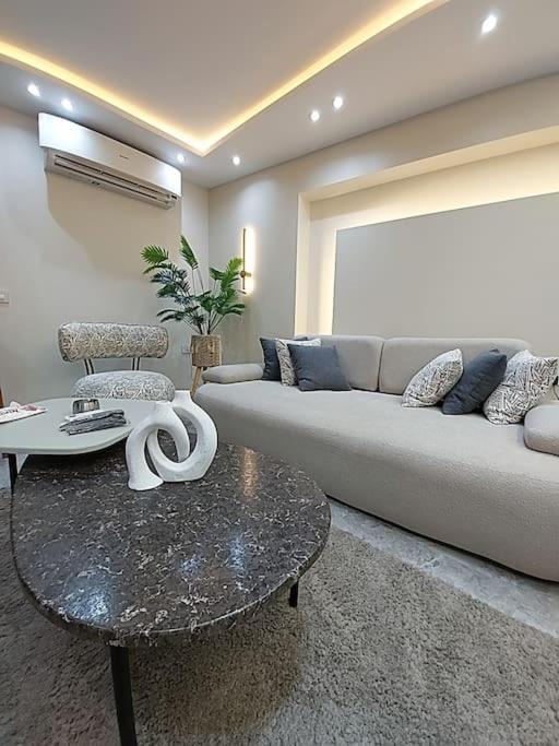 غرفتين بالدقي Apartment