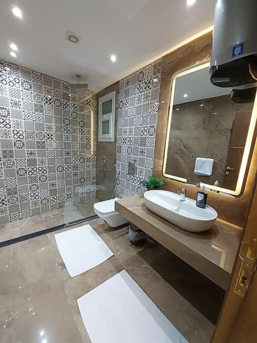 غرفتين بالدقي Apartment *